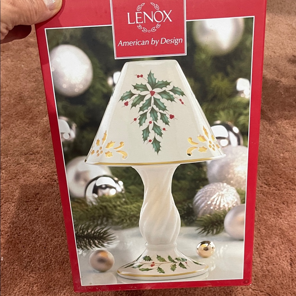 Lenox Festive Holly Table Lamp with Gold Accents